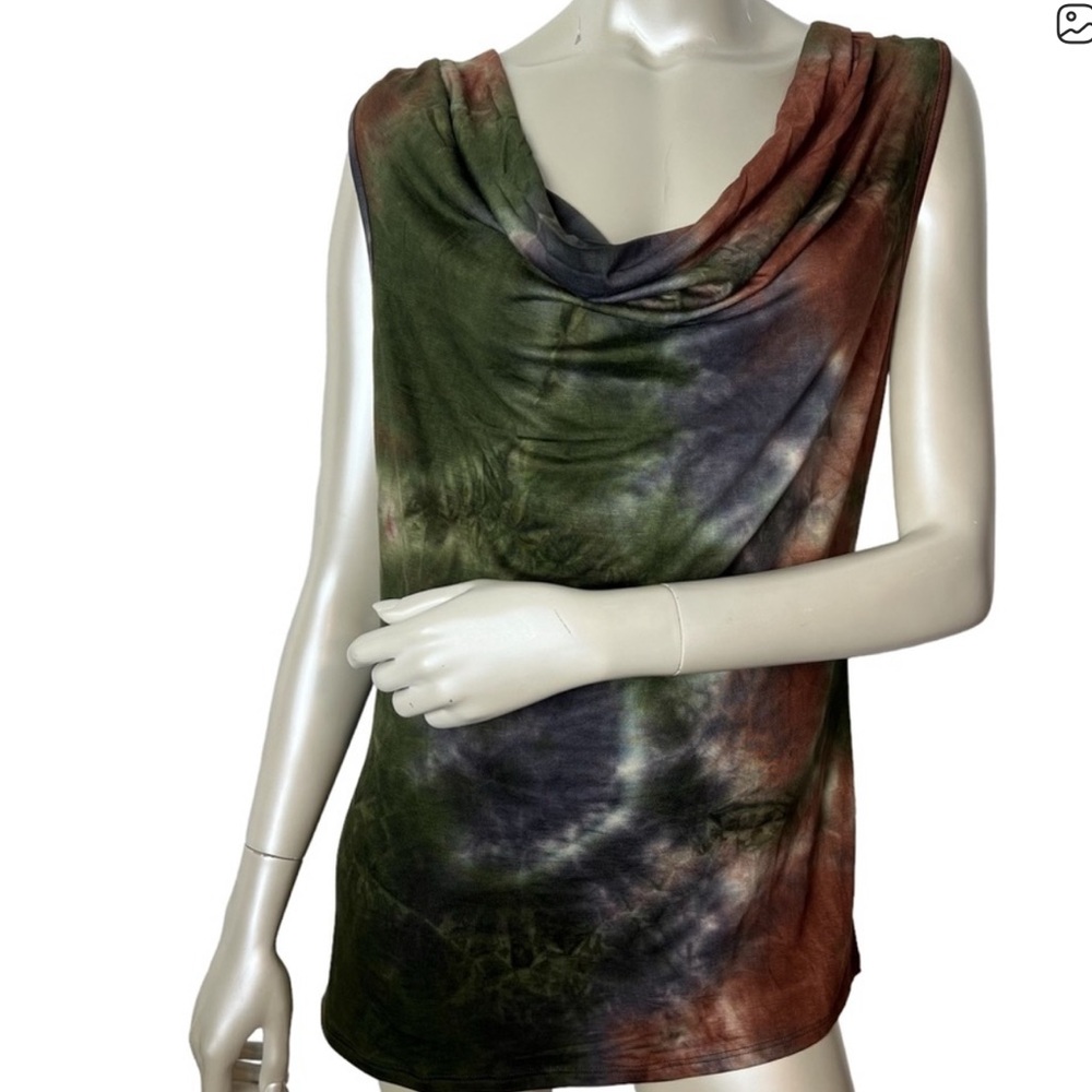 💚 AMORE ALL.F.Y Multicolor Top